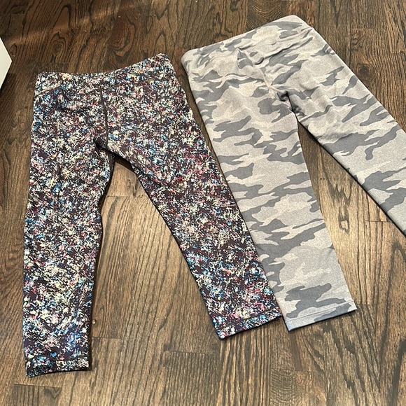 Authentic Athleta Girl Capri Leggings Size XL/14 - Picture 3 of 3